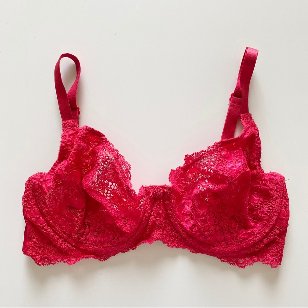 Victoria’s Secret Red Lace underwire bra